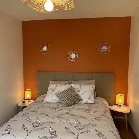 Holiday home Maison Capucine A 2 Minutes De L'autoroute A26 Sortie
